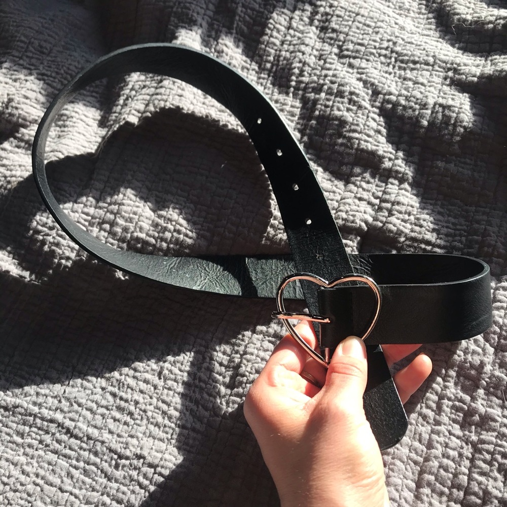 Brandy Melville Heart Belt